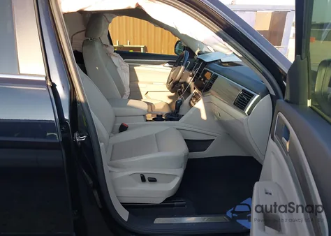 2022 Volkswagen Atlas 3.6L V6 Sel z USA, uszkodzony, nr VIN 1V2BR2CA0NC557008